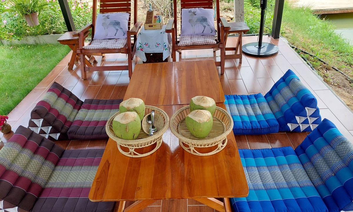 Doem Bang Villa | Tung Na Pa Suan Farmstay