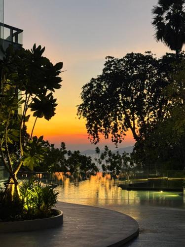 North Pattaya Apartment | Ultra-Luxury Sea View Suite at AROM Pattaya
