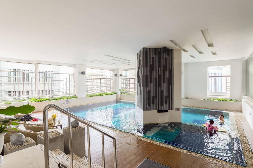Chidlom Apartment | Unique 2 BR nearby Chidlom Center/BTS Chidlom