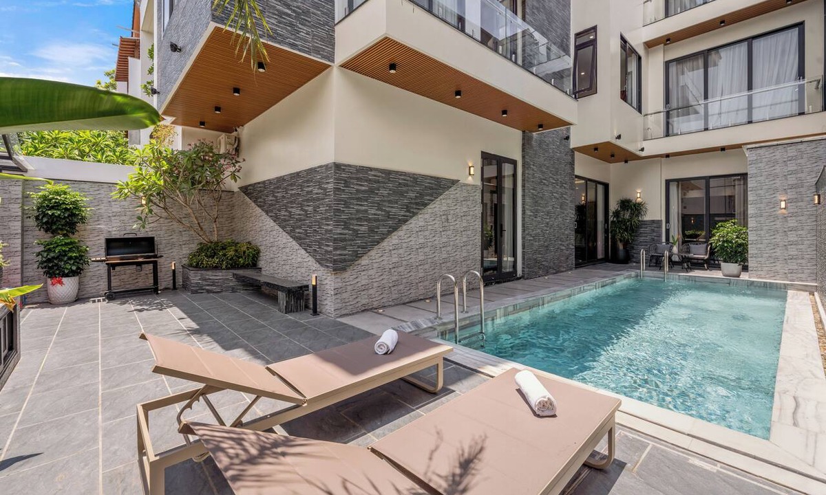 Ngu Hanh Son House | Vidanang Luxury Villa - 07 Bedrooms - Pool - Sauna - Karaoke - BBQ - Lift