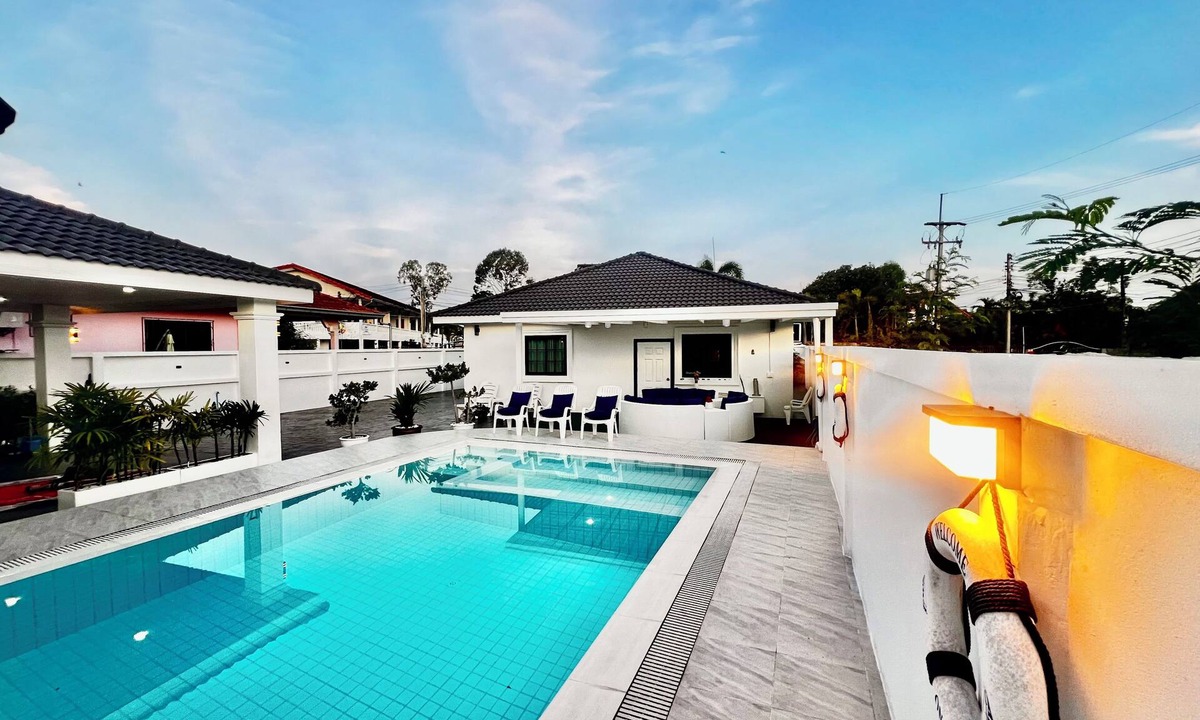 Pattaya Villa | Villa à Pattaya: 3 Chambres, Piscine, Grand Terrain, Proche mer Sans Vis-à-vis