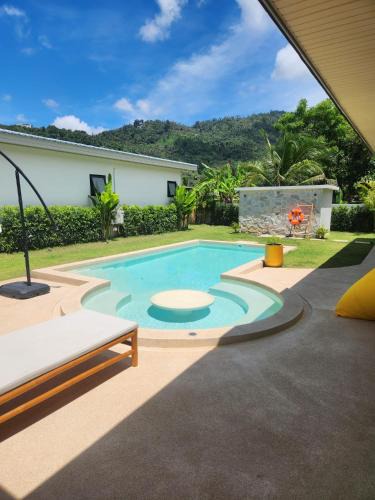 Maret Villa | Villa Basil - Piscine Privée - 5 mn de marche des Plages - Lamai