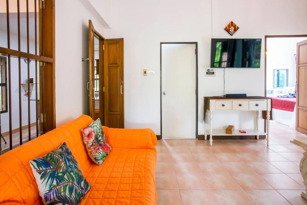 Nong Thale Villa | Villa with private pool and mountain views