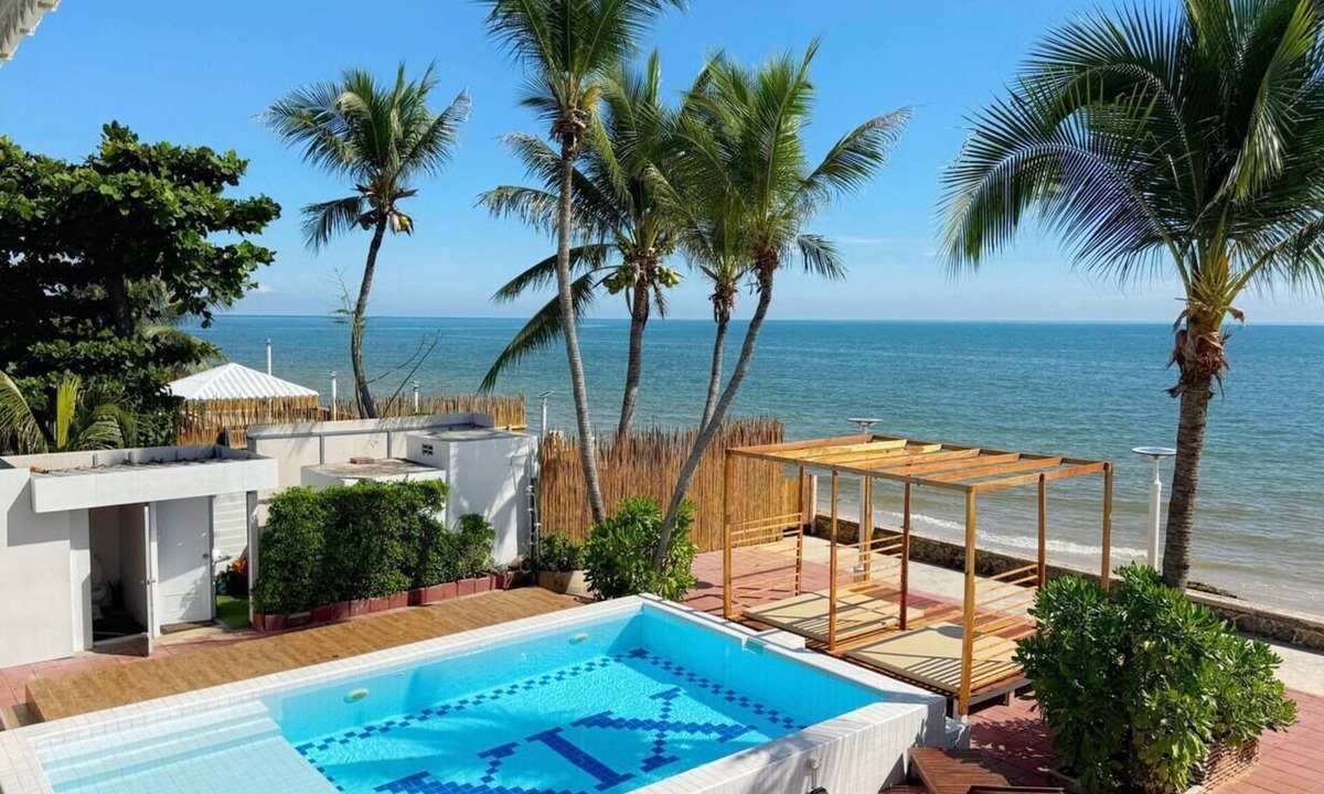Hua Hin Apartment | Wander at Bayside 19 | Beachfront Half-Villa, family (sleeps 14)