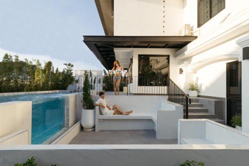 San Sai Villa | Zenzio Glass Pool Villa - Chiangmai