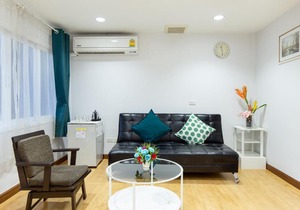 Good Day @ Baan Silom