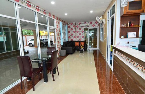 Mueang Samut Prakan District Apartment | 33 m² Serviced apartment ∙ 127 guests