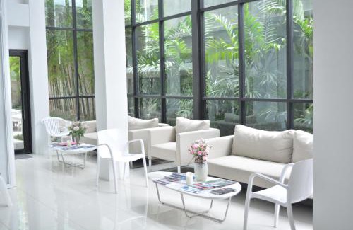 Bangkok Central Business District Hostel | Rezt Bangkok