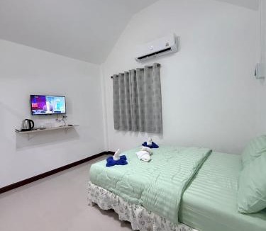 Kamphaeng Saen House | บ้านสวนชมจันทร์ กำแพงแสน