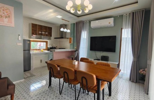 Saen Suk Villa | บ้านออมPool villa บางแสน sin