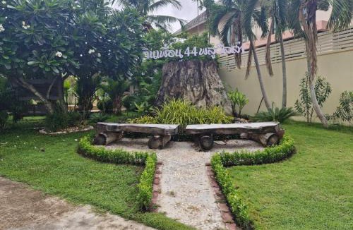 Bang Sare Villa | บ้านเพื่อน 44 พลูวิวล่า