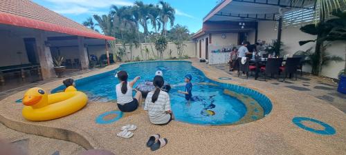 Bang Sare Villa | บ้านเพื่อน 44 พลูวิวล่า