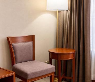 Nai Mueang Hotel | มักนอน โฮเทล อุบล