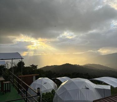 Mae Rim Hotel | มิราด้า