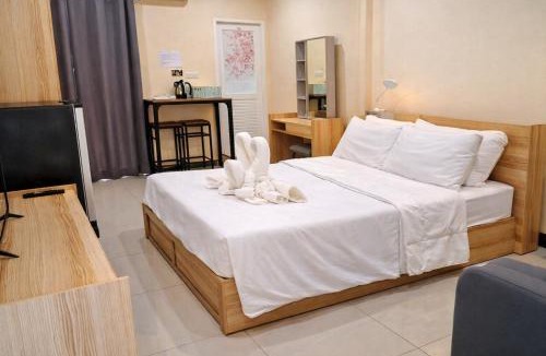 Nong Chaeng Hostel | วลัญชญ์ โฮเทล ศรีราชา