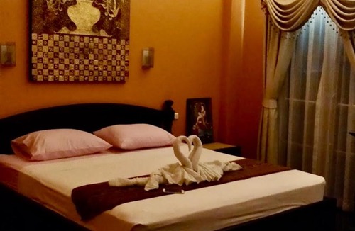 Thani Hotel | โรงแรมบ้านจอร์จ Baan Georges Hotel