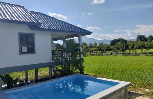 Kampot House | បក្សី Baksaei Retreat Ricefield Villas