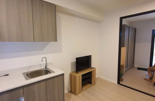 Pratunam Condo | 1 bedroom condo 10 minutes walk to d-prep school, mega bangna and top golf