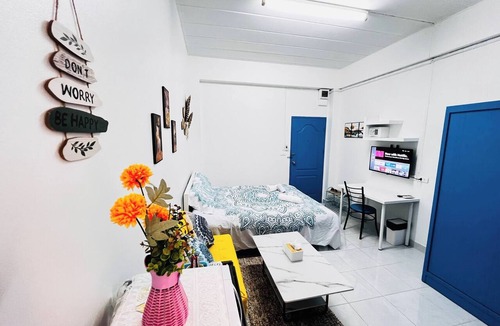 Chan Kasem House | 105 Budget Room, wifi&utilities Bangkok’s center