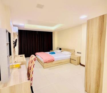 Thanon Phaya Thai House | 122 Home near Baiyoke Sky Tower