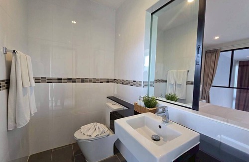 Bang Tao Apartment | 2-Bedroom Loft Condo in Boat Avenue, Phuket