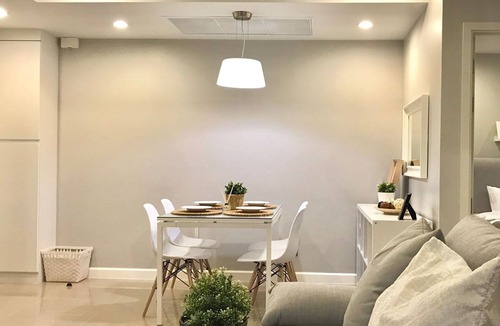 Huai Khwang Condo | 2 Bedroom Unit 1.5km from Thailand Cultural Center MRT (66.5 sqm)
