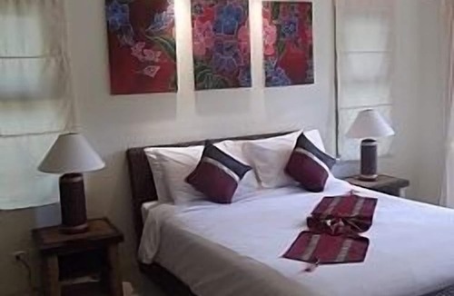 Bang Po House | 3 Bedroom Charming Luxury Villa Located On Bang Por Beach