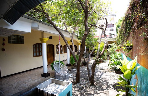 Leon House | 3-bedroom house in tranquil León with cool AC comfort
