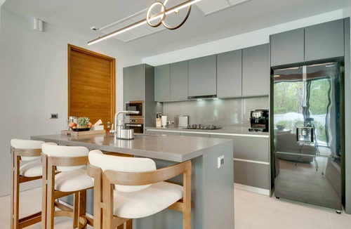 Si Sunthon Villa | 3-bedroom private villa with pool, garden, and spacious living room by Continent