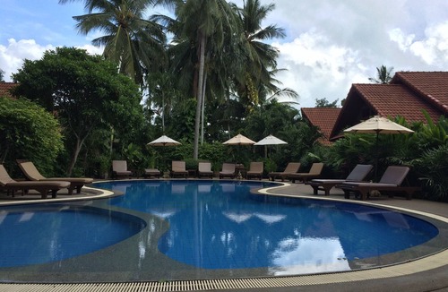 Bang Po Villa | 3-BedroomTownhouse with private Pool and only 70meters from the beach.