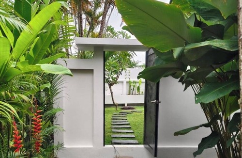 Cherngtalay Villa | 3 BR Pool Villa - Daily Cleaning - Walk to Bangtao Beach, Shops and Restaurants