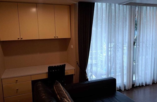 Khlong Toei Nuea Condo | 3B - Luxury City Retreat 2-Bedroom Condo in Downtown Sukhumvit, Bangkok