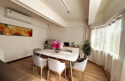 China Town Apartment | 3BR China Town, Rare to find 2 mins from MRT trainnn