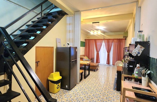 Yan Nawa House | 3BR Local Bangkok Stay [10 Min Walk to BTS & Sathorn Pier ] Easy City Access
