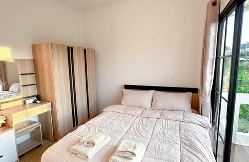 Ratsada House | 3BR near Old Town & Chillva Market - 8 Guests