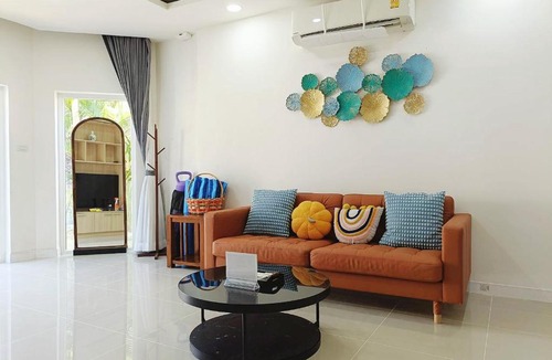 Pratumnak Hill Villa | 3BR Pool Villa Beach Access Patumnak Hill