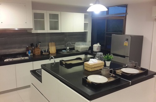 Phra Khanong Nuea House | 3min from BTS, 3BR, cozy & Fashionable h
