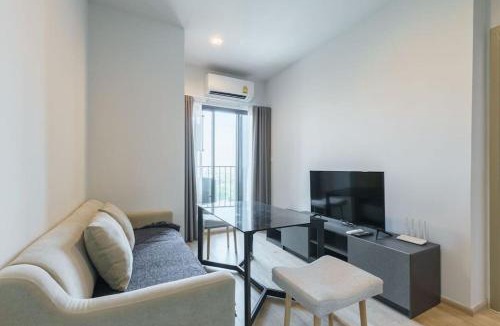 Ramkhamhaeng Apartment | 4-Ideo New Rama 9 游泳池公寓 二房二卫WiFi