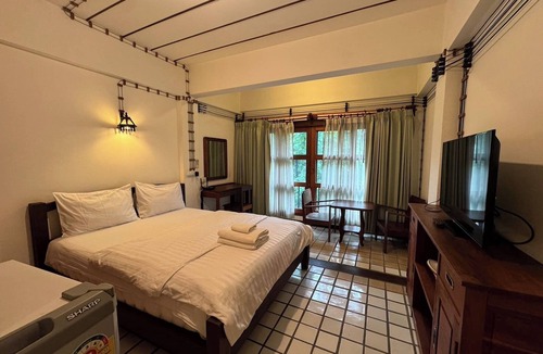 Chang Phueak House | 403 Serene Teak Boutique Apartments