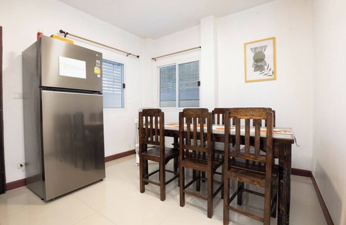 Nong Phueng House | 4BR Family Home Sleeps 9 Garden & Sala 15 Min to Old City