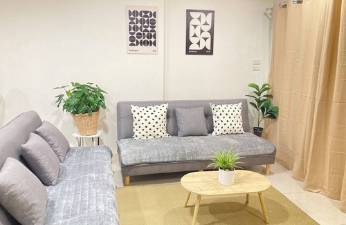 Chang Phueak House | 4BR Townhome Sleeps 10 Near Nimman & MAYA mall