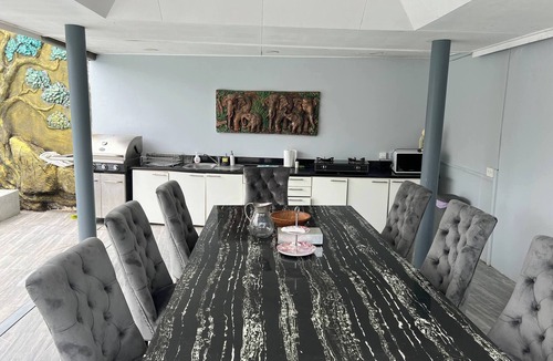Si Sunthon Villa | 5 Bedrooms Villa 5 min walk to Bangtao beach