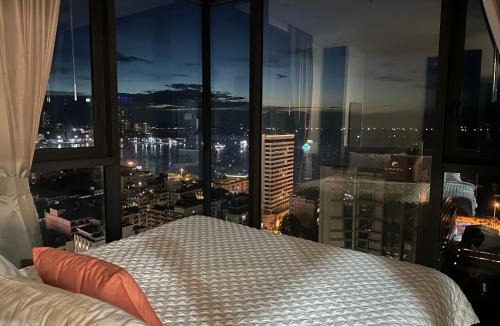 Pattaya Bay Apartment | 503 Edge芭提雅25层正海景大二房二厅二卫, 沙滩+步行街+购物中心