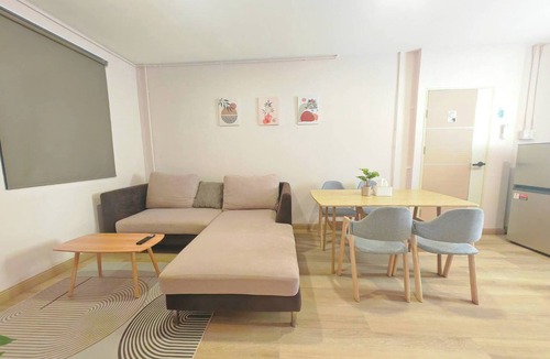 Pom Prap Apartment | 57 Hidden House BKK Chinatown