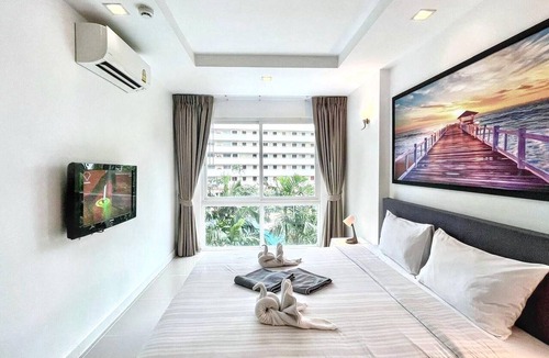 Patong Apartment | 6-32 - 1 Bdr Condo with Balcony and shared Pool
