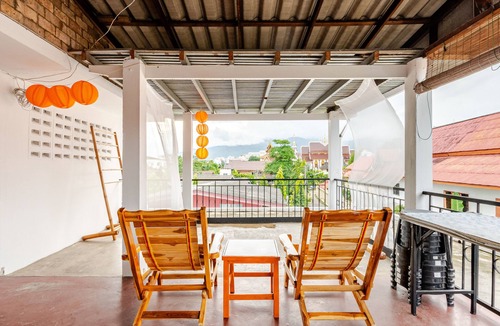 Old City Villa | 9 Pax Family Villa Mountain Sunset & temple views