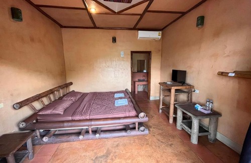 Wieng Hotel | Akha River House CR
