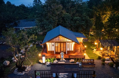 Wat Bung Toei House | Aki house