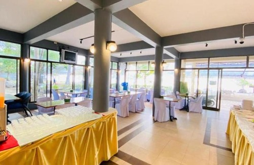 Khanom Resort | Alongkot Beach Resort Khanom