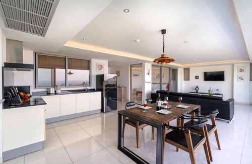 Kata Condo | Amazing Entire Apartment with Breathtaking Seaview